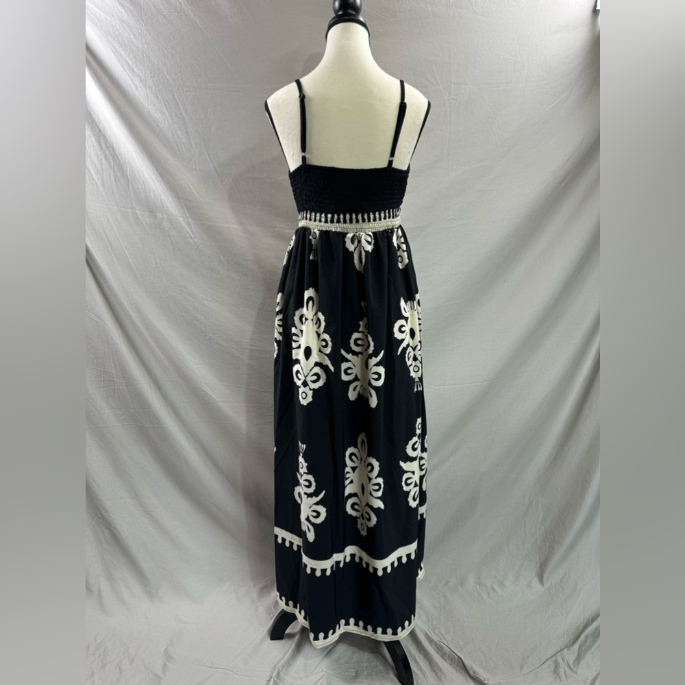 LAST ONE ๐ฅ Boho Tribal Print Cami Dress Black/White - Picture 8 of 8